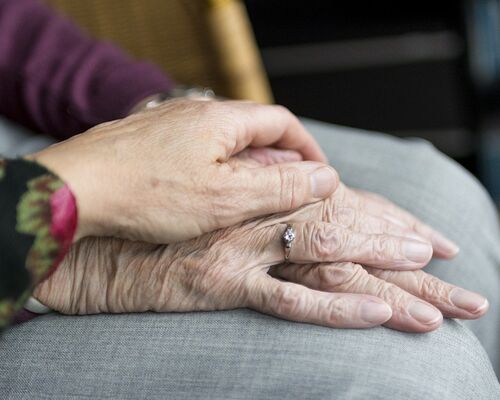 hands-g8d2a7d997_1280